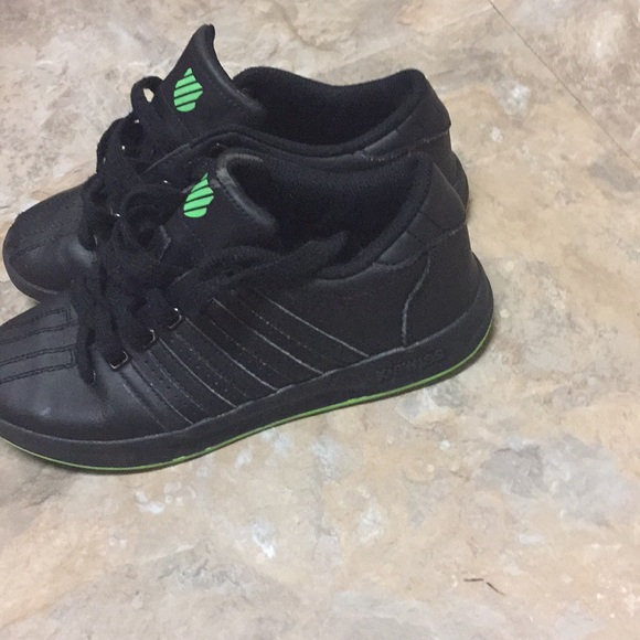 I am selling it cuz they don’t fit anymore - Picture 2 of 3